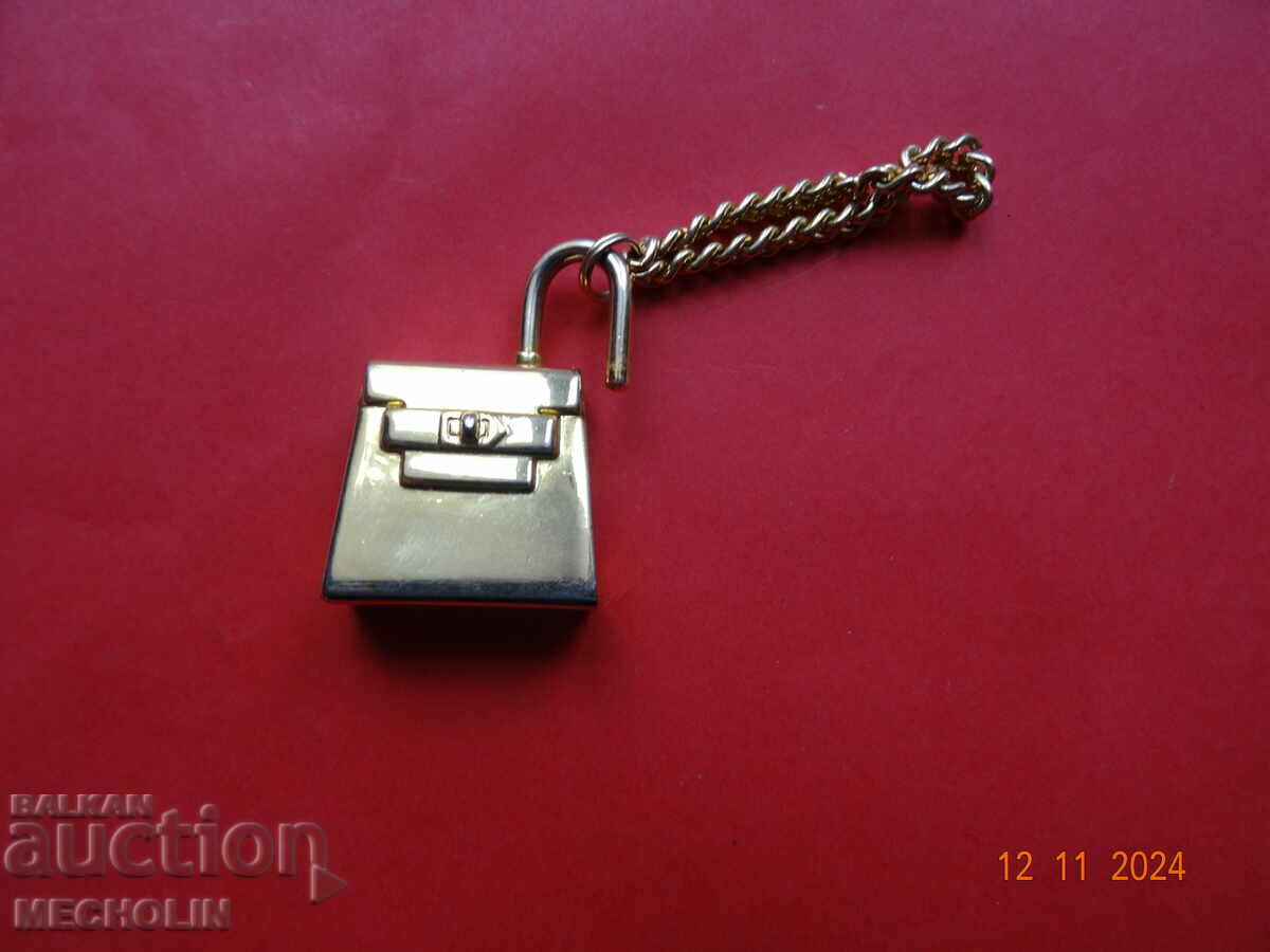 Auction COLLECTOR KEY HOLDER ITALIAN 2 Auction COLLECTOR KEY HOLDER ITALIAN 2