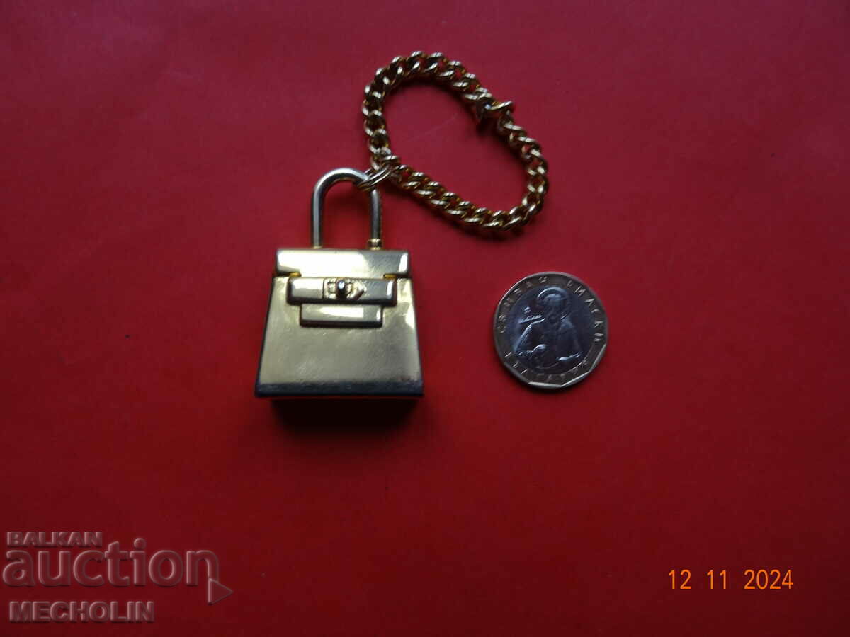 COLLECTOR KEY HOLDER ITALIAN 2 - 7 COLLECTOR KEY HOLDER ITALIAN 2 - 7