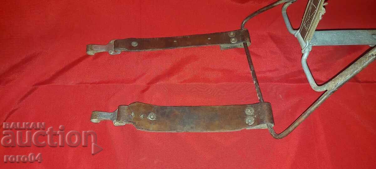 ΠΤΥΣΣΟΜΕΝΗ ΚΑΡΕΚΛΑ ΑΞΙΩΜΑΤΙΚΟΥ ΓΗΠΕΔΟΥ με τιμή € 45.00 | 88.01 BGN