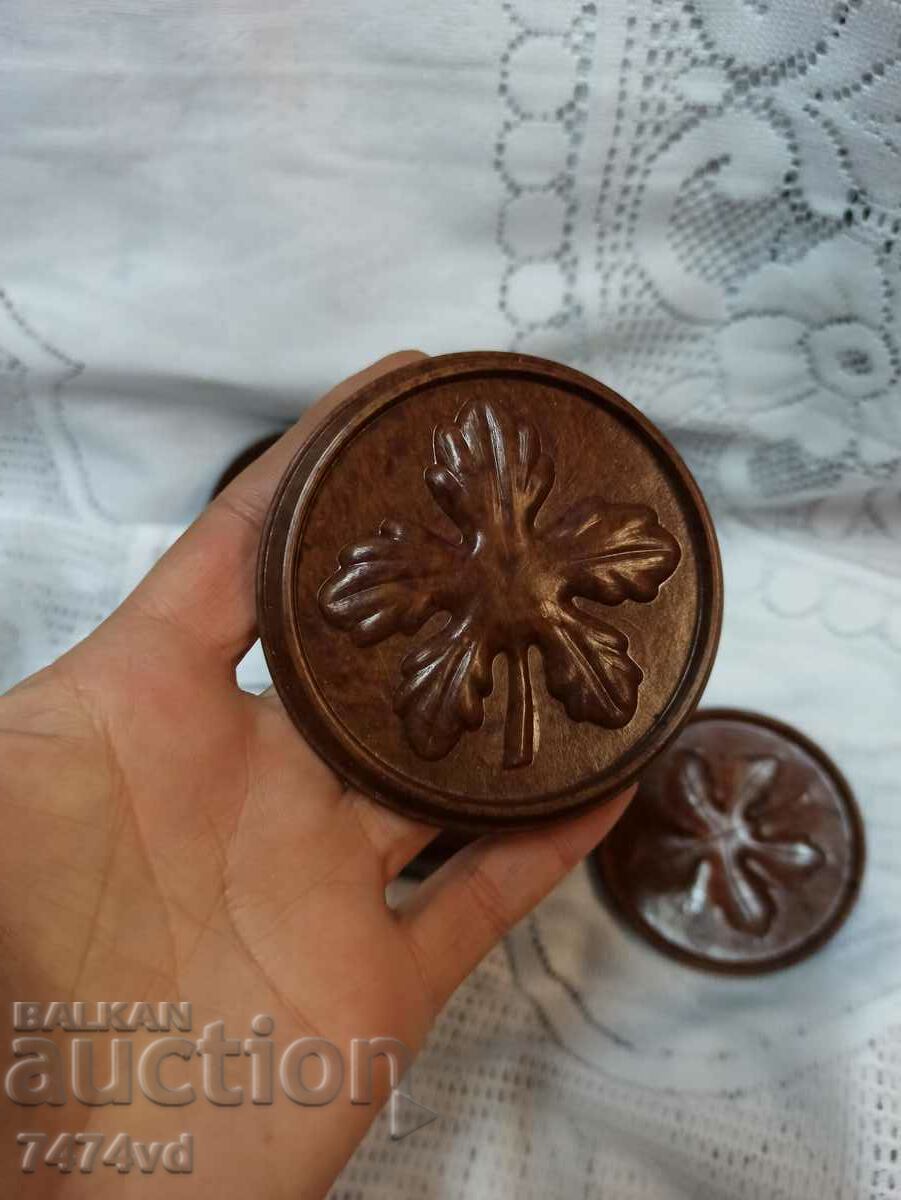 OLD BAKELITE CUPS - 5