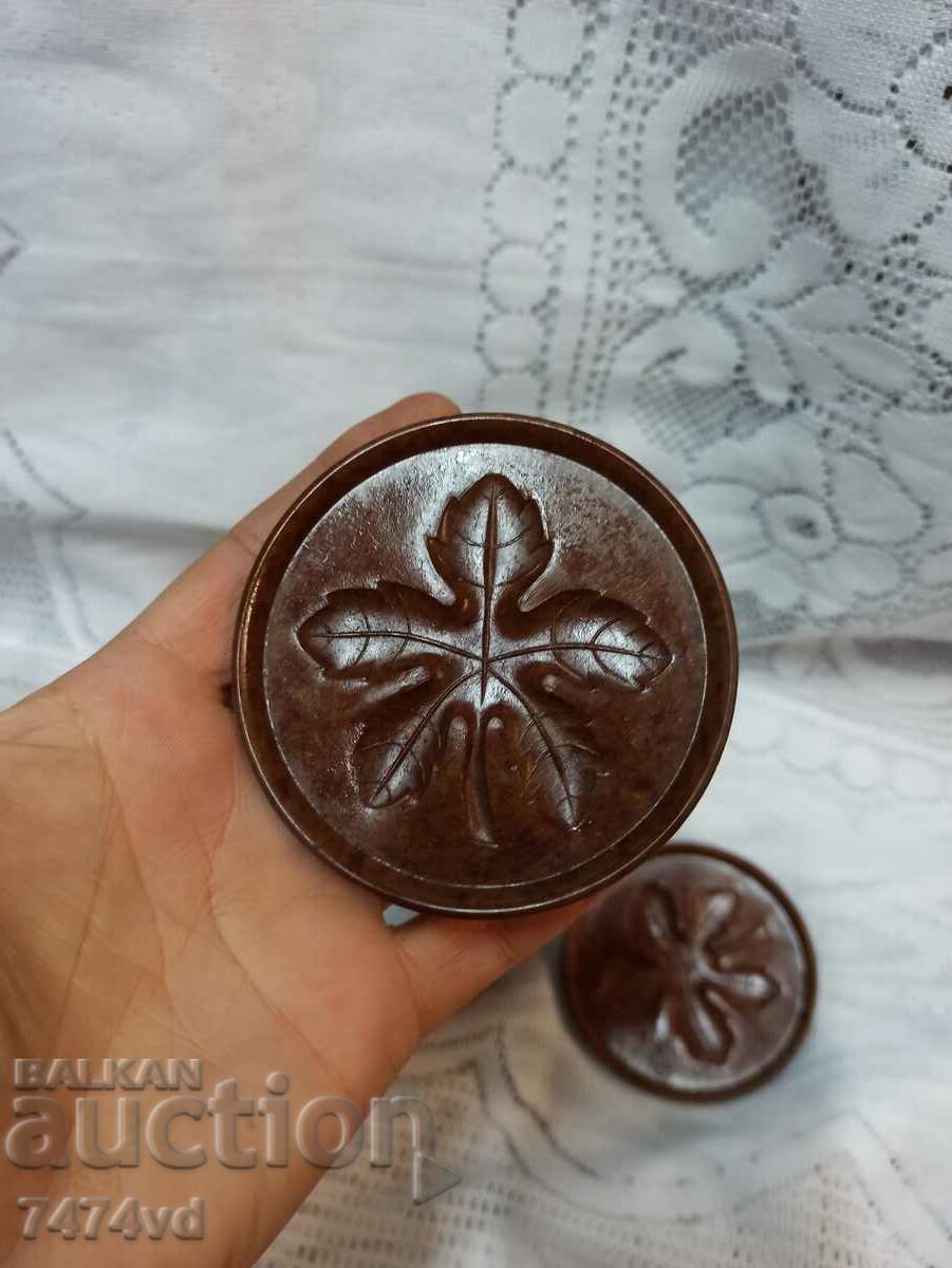 OLD BAKELITE CUPS - 6