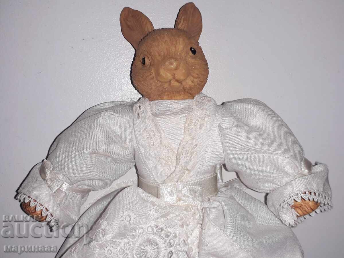 FIGURE. POLYRESIN. TEXTILE - 5