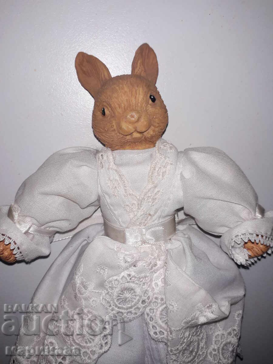 FIGURE. POLYRESIN. TEXTILE - 6