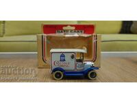 Metal cart for collectors, excellent