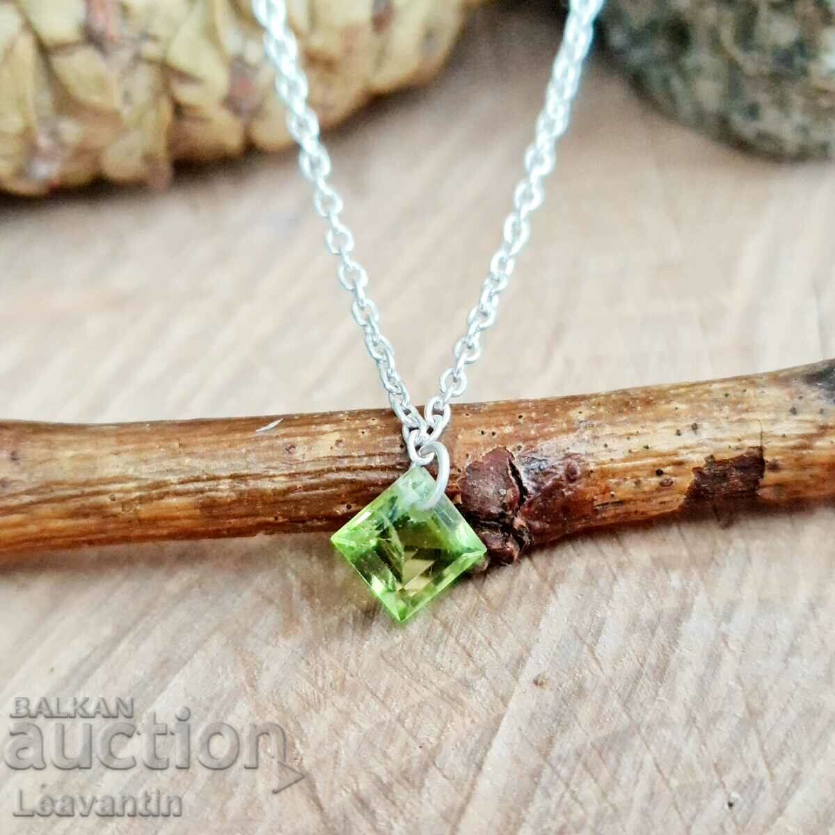 5494 Silver necklace with Peridot