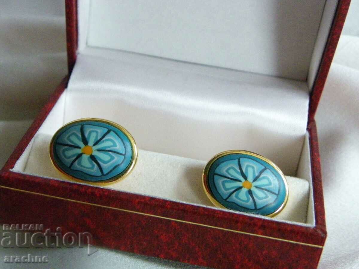 Gift buttons with price 35.00 BGN | € 17.90