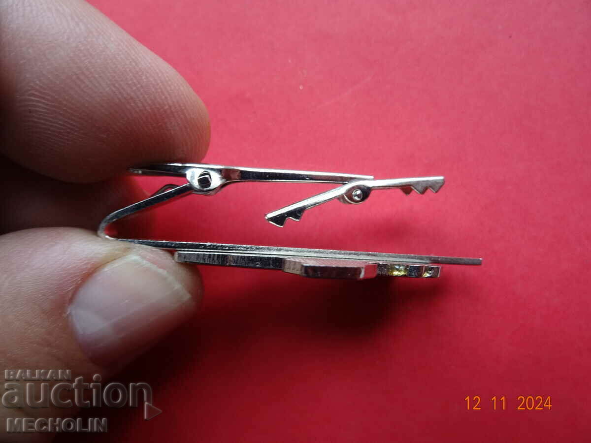 OLD ENAMELED TROLLEY TIE NEEDLE 305 -3 - 5 OLD ENAMELED TROLLEY TIE NEEDLE 305 -3 - 5