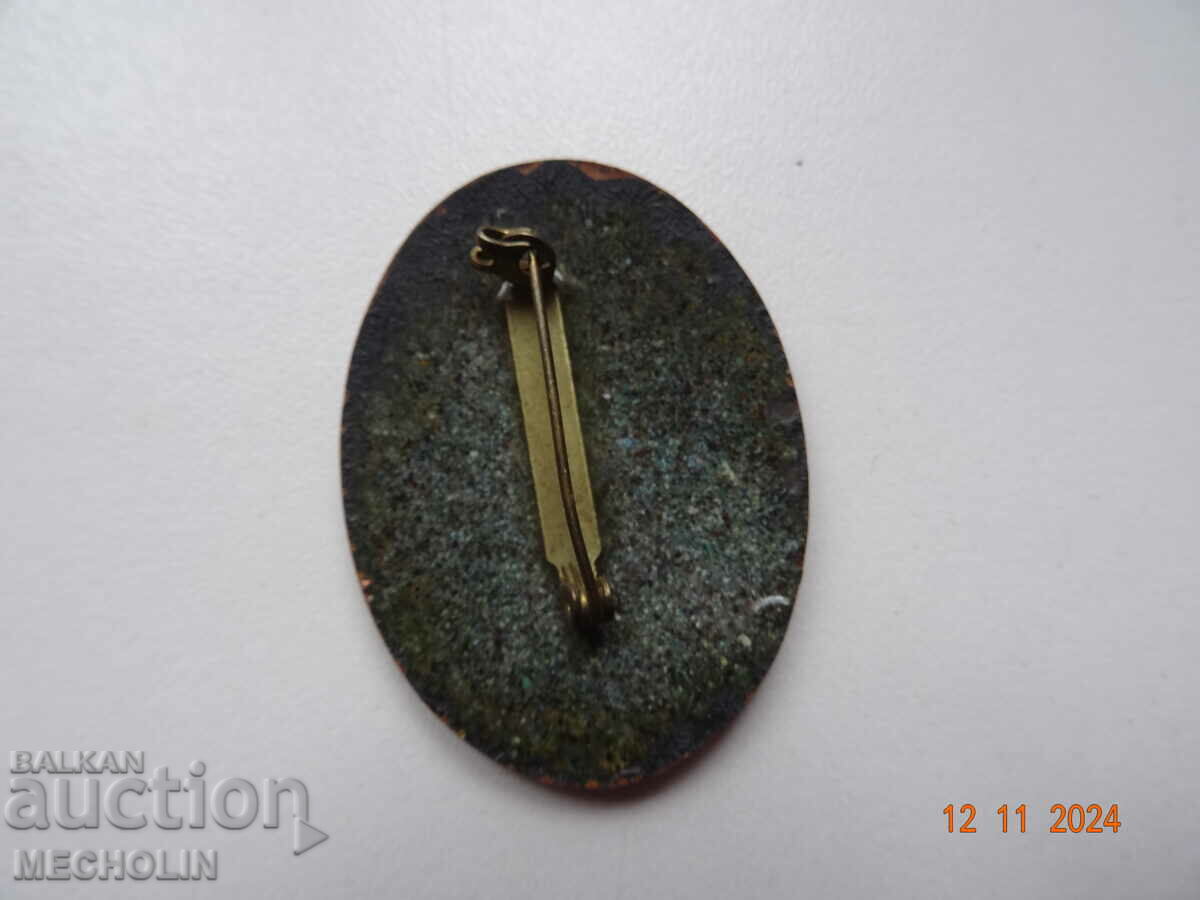 ANTIQUE OLD ENAMEL BROOCH - 5