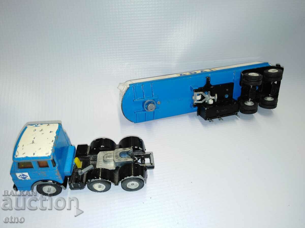 Доставка на Камион цистерна ГЕРМАНИЯ , метална играчка, ИГРАЧКИ,