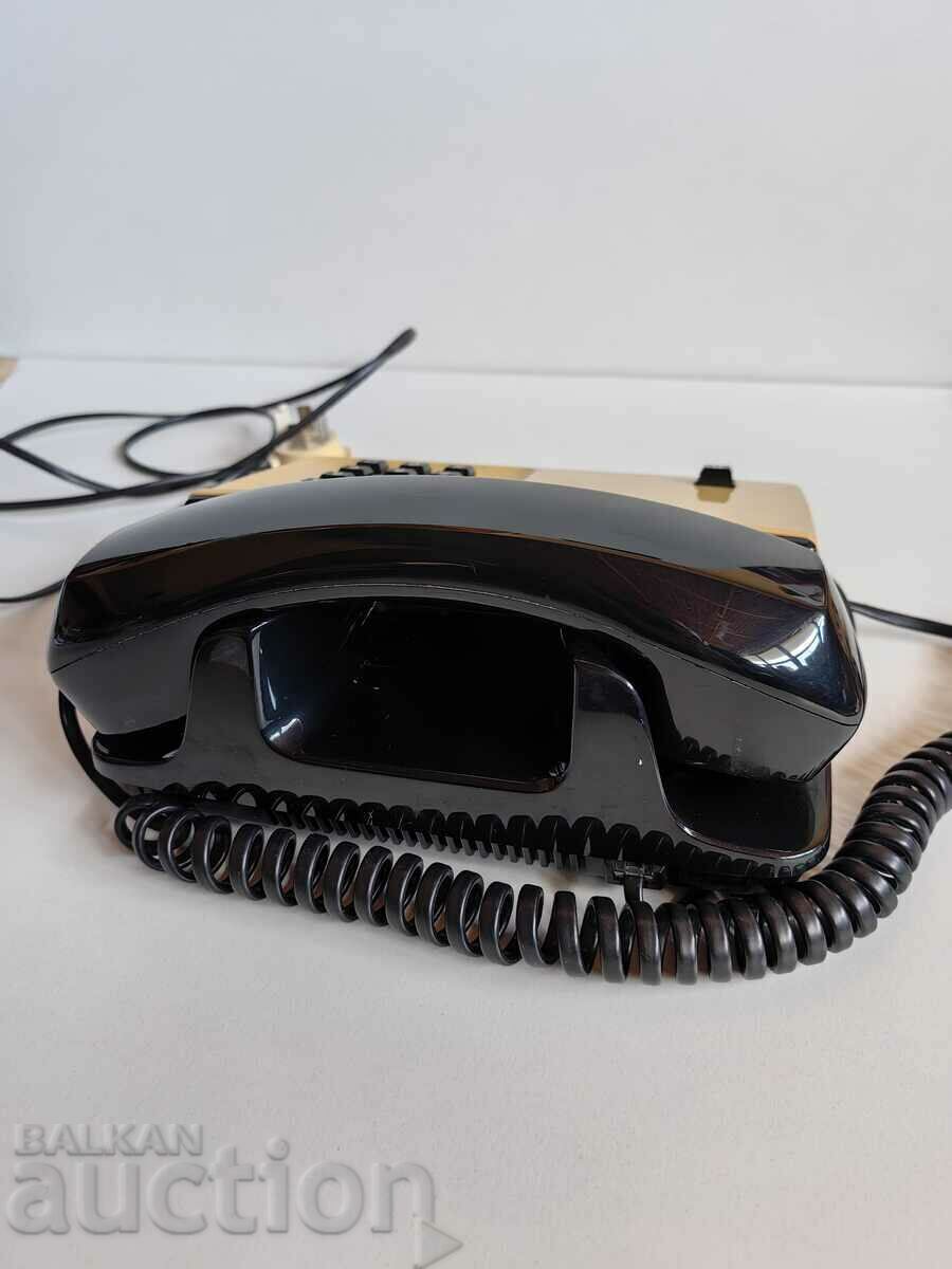 .IN PERFECT CONDITION OLD PHONE WITH BUTTONS - 6 .IN PERFECT CONDITION OLD PHONE WITH BUTTONS - 6