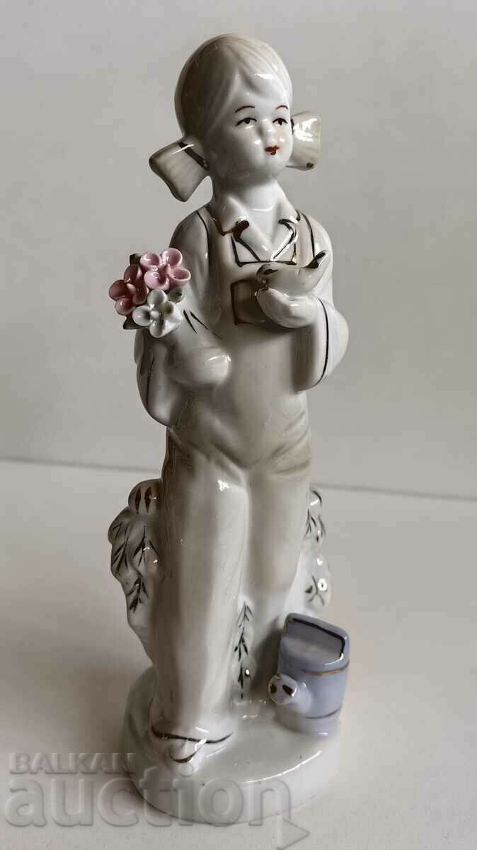 Delivery of GIRL WITH BIRD CHICKEN PERFECT PORCELAIN FIGURE STATUETTE Delivery of GIRL WITH BIRD CHICKEN PERFECT PORCELAIN FIGURE STATUETTE