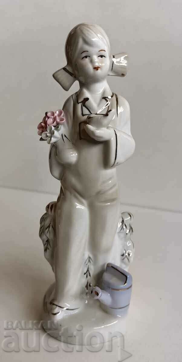 GIRL WITH BIRD CHICKEN PERFECT PORCELAIN FIGURE STATUETTE - 5 GIRL WITH BIRD CHICKEN PERFECT PORCELAIN FIGURE STATUETTE - 5