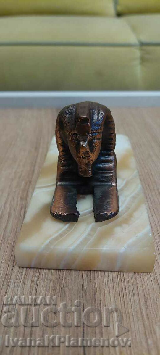 Δημοπρασία Αιγυπτιακή μεταλλική φιγούρα σε μάρμαρο για συλλέκτες