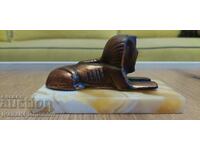 Αιγυπτιακή μεταλλική φιγούρα σε μάρμαρο για συλλέκτες