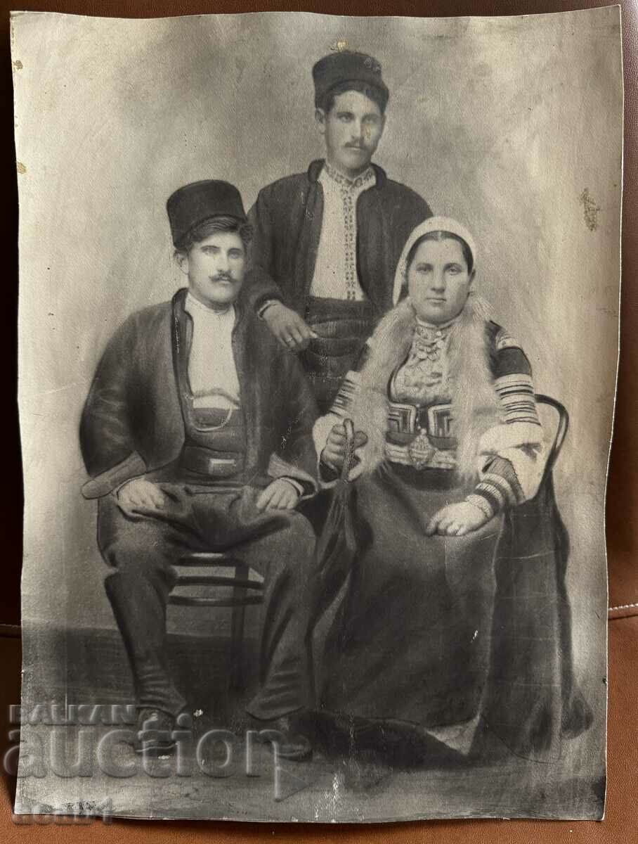 Large retouched photo Family with price 19.99 BGN | € 10.22