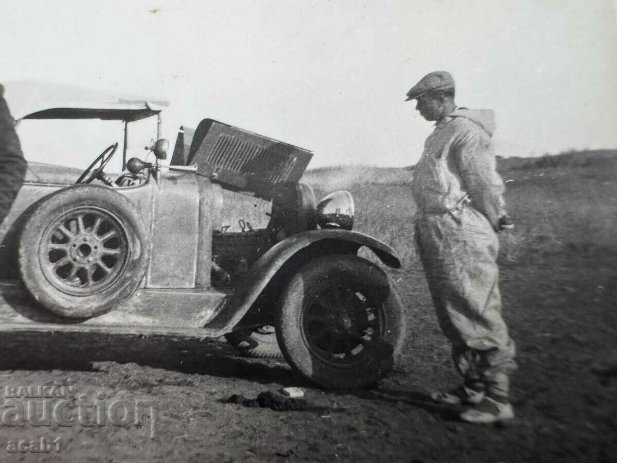 A car in the 30s warmed up after a long drive with price 15.99 BGN | € 8.18 A car in the 30s warmed up after a long drive with price 15.99 BGN | € 8.18