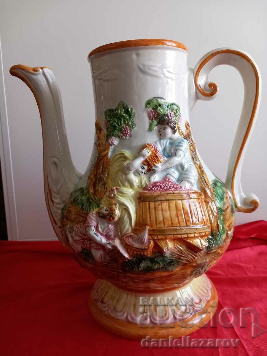 Capodimonte Capodimonte, τεράστια ανάγλυφη κανάτα πορσελάνης