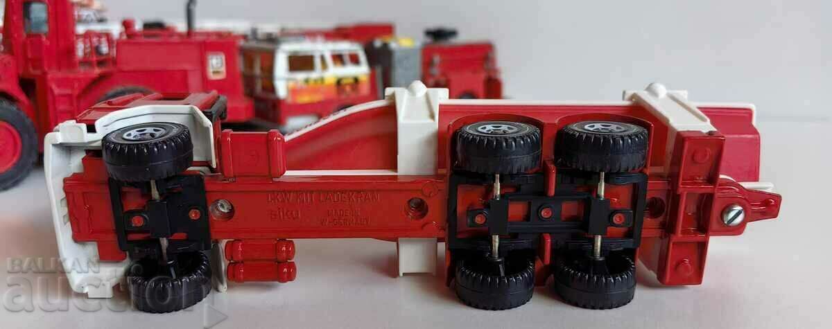 FORD TOWER BOAT CAMION MARE DE POMPIERI FER NEUTILIZAT - 6 FORD TOWER BOAT CAMION MARE DE POMPIERI FER NEUTILIZAT - 6