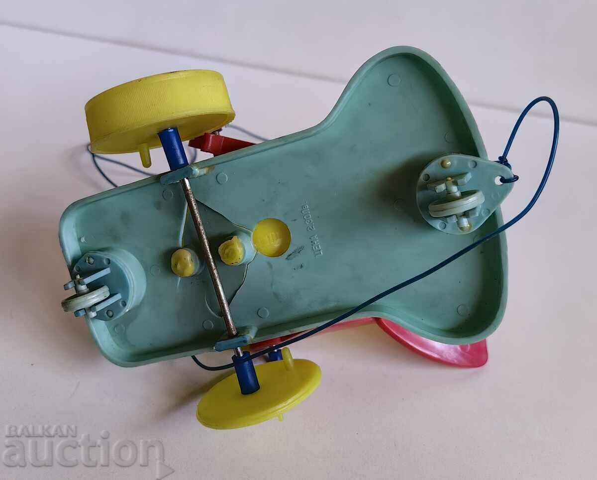 .PLASTIC DRAG DUCK SOC CHILDREN'S TOY - 7 .PLASTIC DRAG DUCK SOC CHILDREN'S TOY - 7