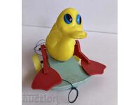 .PLASTIC DRAG DUCK SOC CHILDREN'S TOY