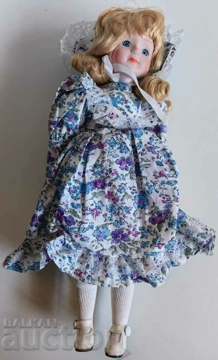 Delivery of .LARGE UNUSED TOY DOLL WITH BOX Delivery of .LARGE UNUSED TOY DOLL WITH BOX