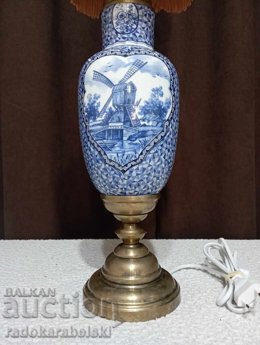 O lampă mare și frumoasă din porțelan antic cu preț € 79.90 | 156.27 BGN
