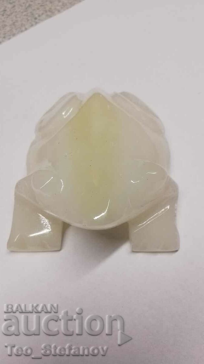 Onyx marble frog