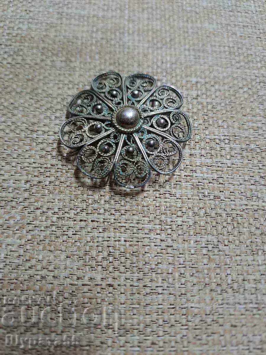 Old filigree brooch 4/43g. 3.5 cm. Old filigree brooch 4/43g. 3.5 cm.