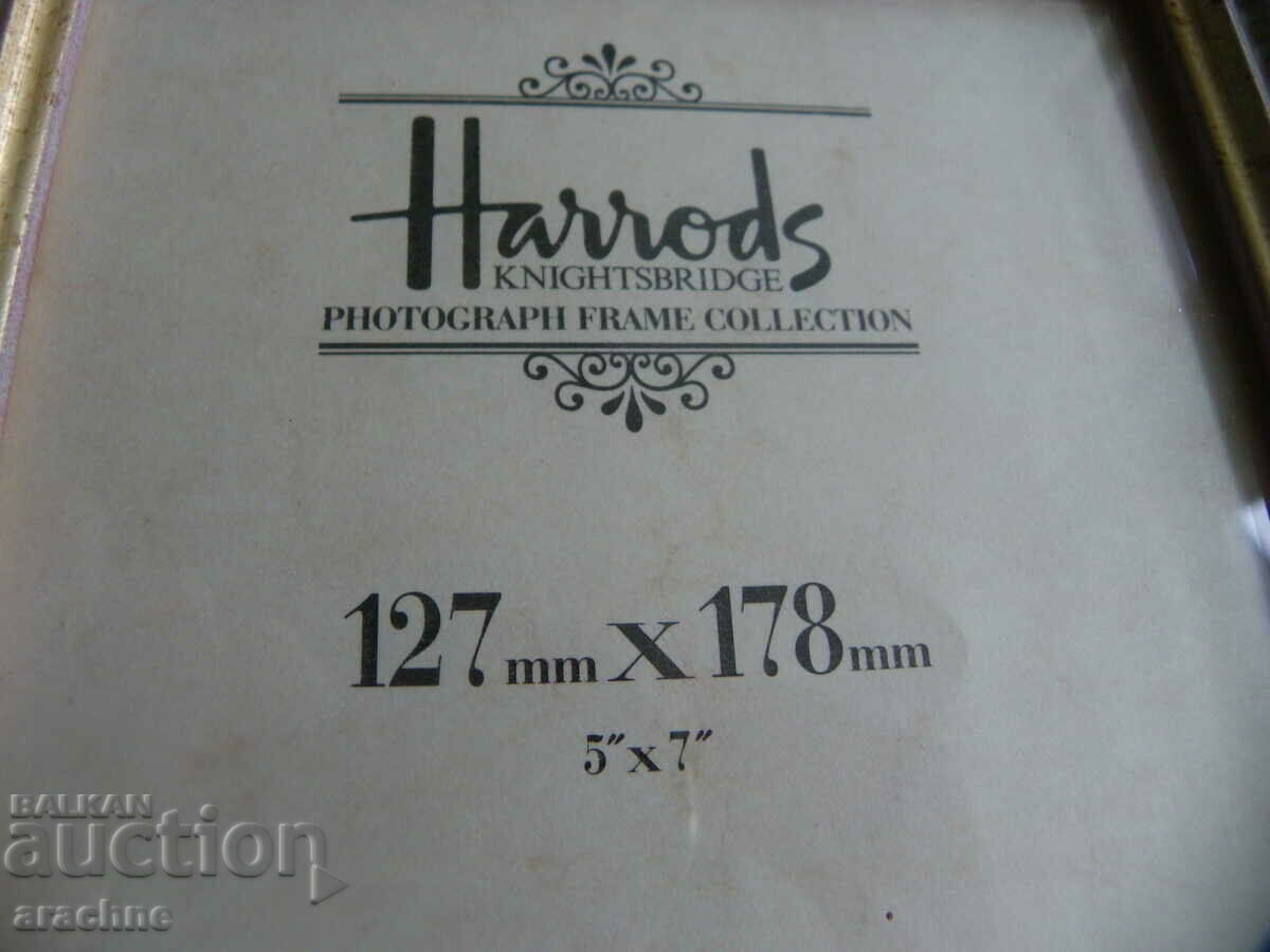 Представителна рамка за представителна снимка с цена 35.00 лв. | € 17.90 Представителна рамка за представителна снимка с цена 35.00 лв. | € 17.90