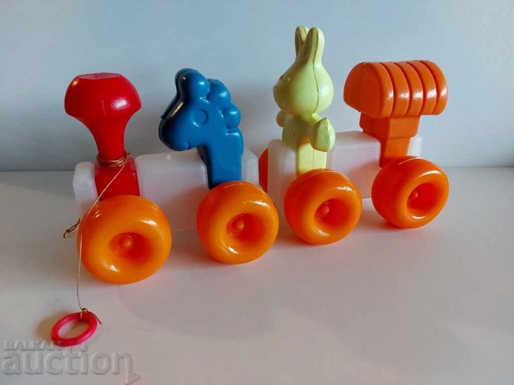 Auction .NEW SOC KIDS PLASTIC PULL TRAIN TOY Auction .NEW SOC KIDS PLASTIC PULL TRAIN TOY