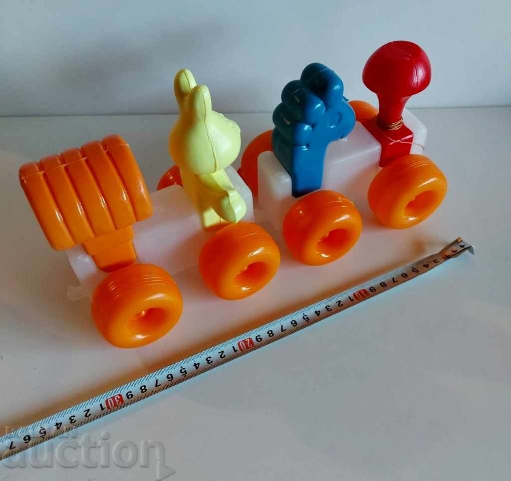 .NEW SOC KIDS PLASTIC PULL TRAIN TOY - 5 .NEW SOC KIDS PLASTIC PULL TRAIN TOY - 5