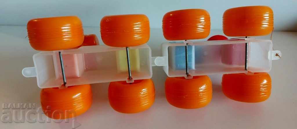 .NEW SOC KIDS PLASTIC PULL TRAIN TOY - 6 .NEW SOC KIDS PLASTIC PULL TRAIN TOY - 6