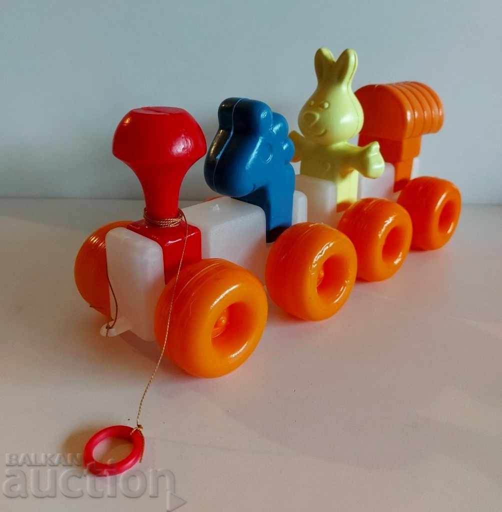 .NEW SOC KIDS PLASTIC PULL TRAIN TOY