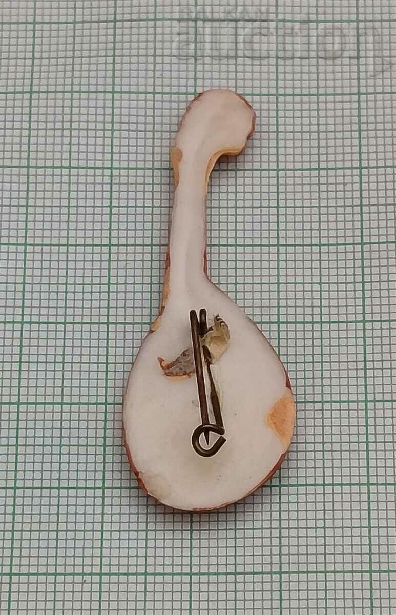 BĂTRÂNĂ MANDOLINĂ cu preț € 2.50 | 4.89 BGN