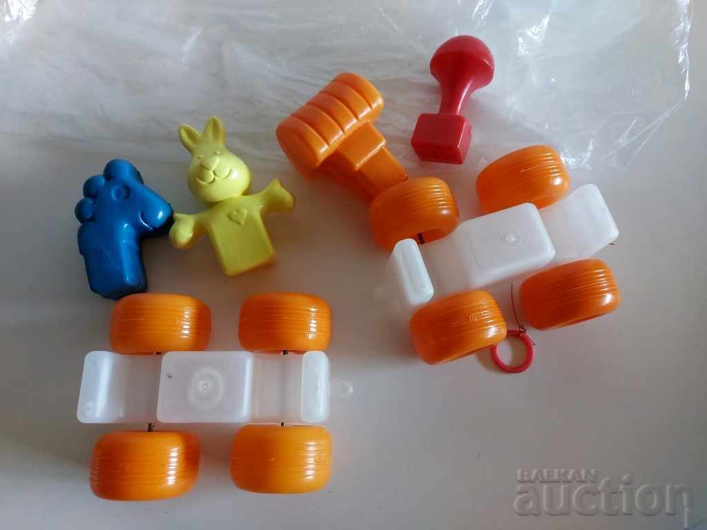 . SOC CHILDREN'S PLASTIC PULL TRAIN TOY - 6 . SOC CHILDREN'S PLASTIC PULL TRAIN TOY - 6