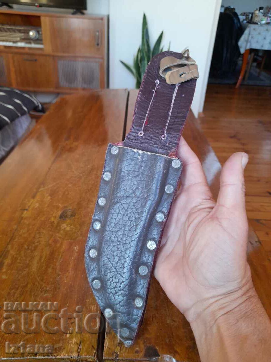 Παλιά δερμάτινη θήκη μαχαιριού με τιμή 37.00 BGN | € 18.92 Παλιά δερμάτινη θήκη μαχαιριού με τιμή 37.00 BGN | € 18.92