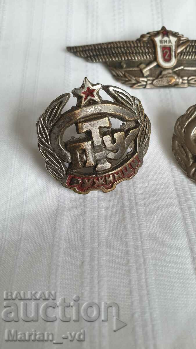 Military badge and school cockades with price 15.00 BGN | € 7.67 Military badge and school cockades with price 15.00 BGN | € 7.67