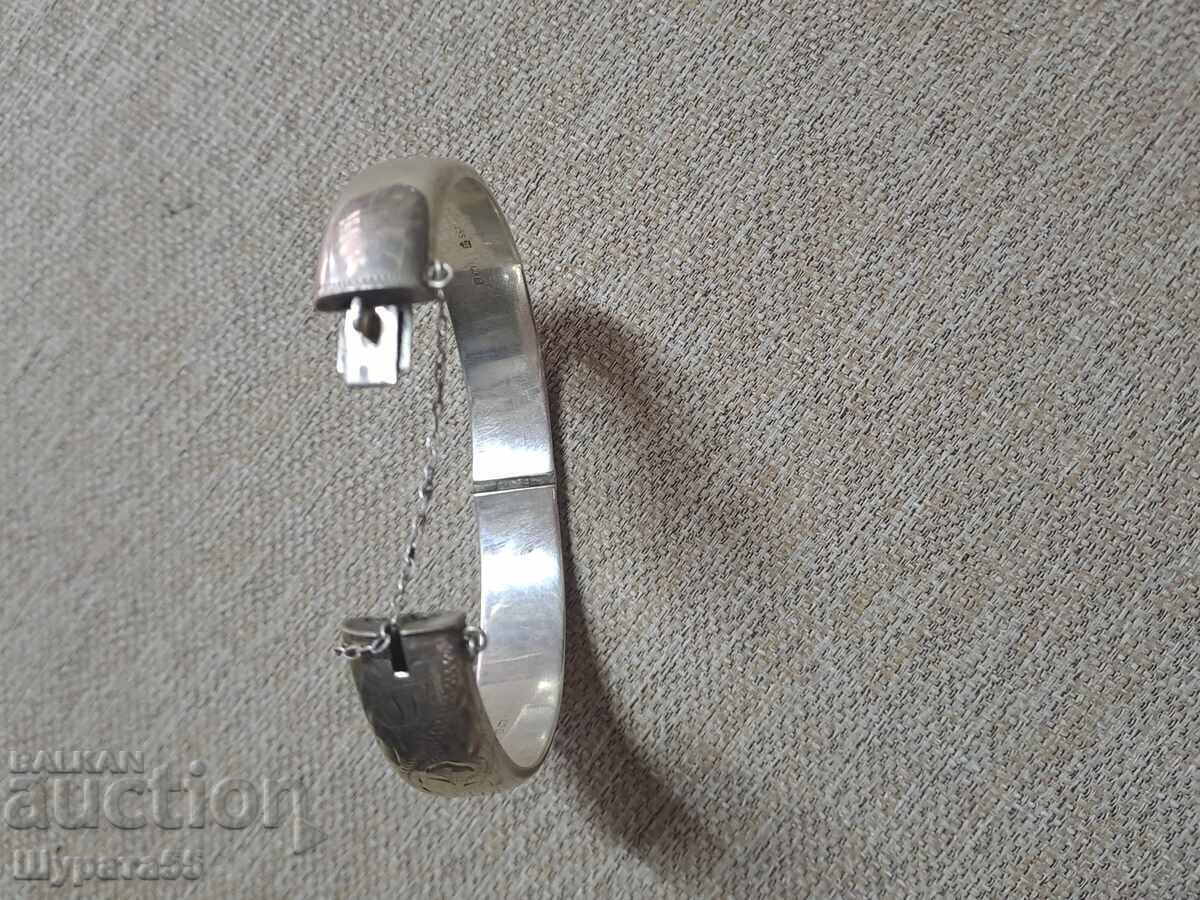 Delivery of Old bracelet 17/50g. 1/3 cm. 5/5 cm. Delivery of Old bracelet 17/50g. 1/3 cm. 5/5 cm.