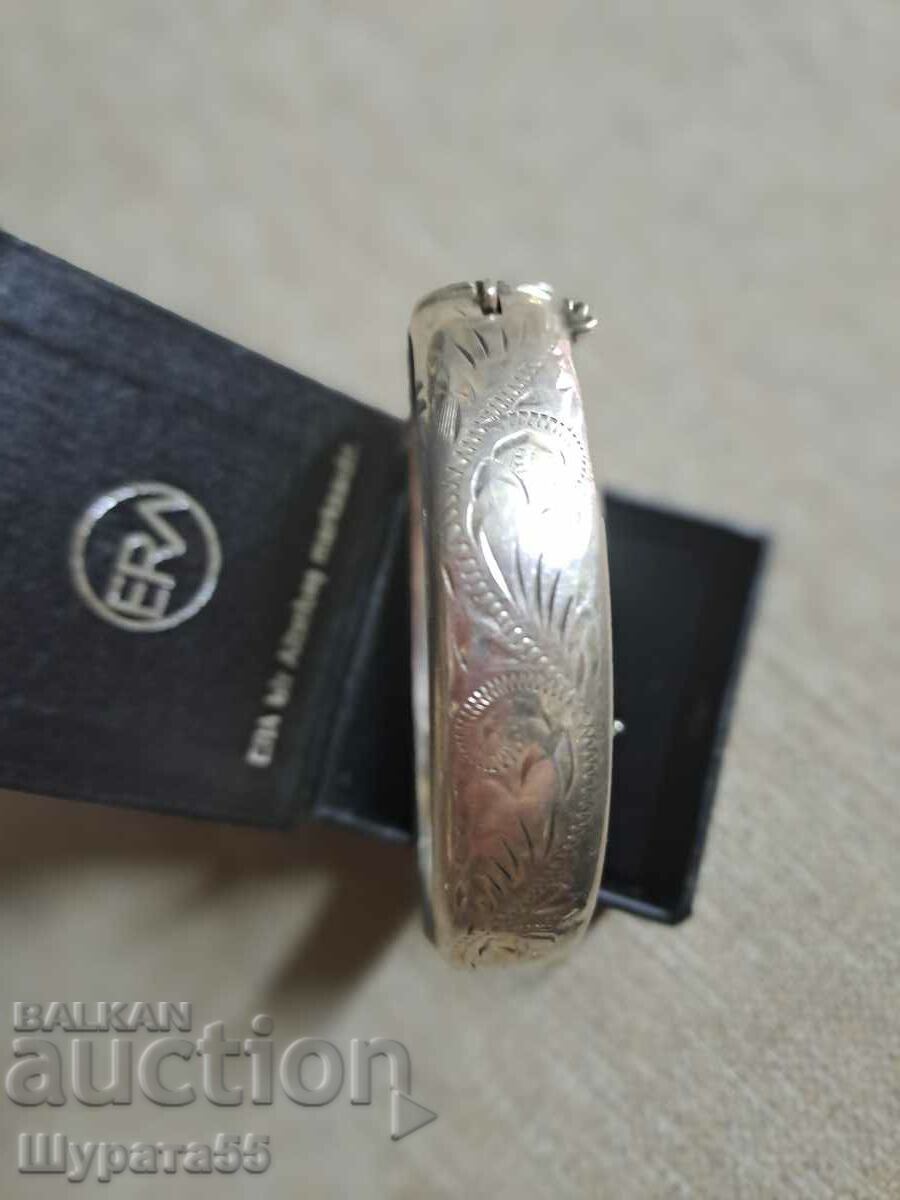 Old bracelet 17/50g. 1/3 cm. 5/5 cm. Old bracelet 17/50g. 1/3 cm. 5/5 cm.