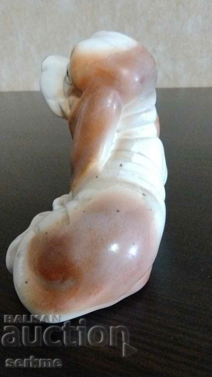 Delivery of Porcelain figure Delivery of Porcelain figure