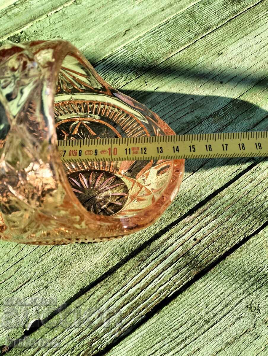 Auction Crystal candy box in the shape of a basket Auction Crystal candy box in the shape of a basket