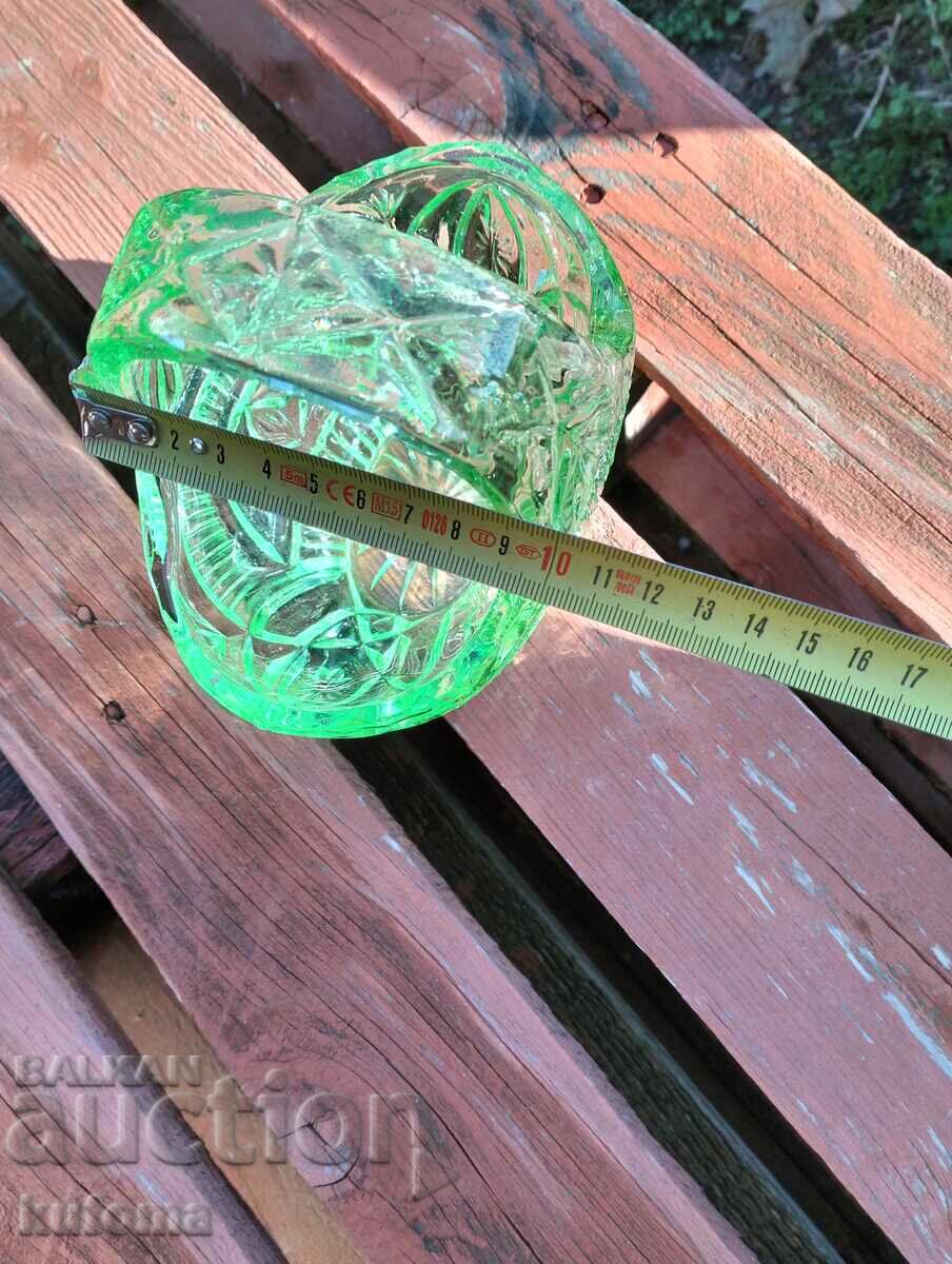 Livrarea Cutie cu bomboane de cristal în formă de coș Livrarea Cutie cu bomboane de cristal în formă de coș