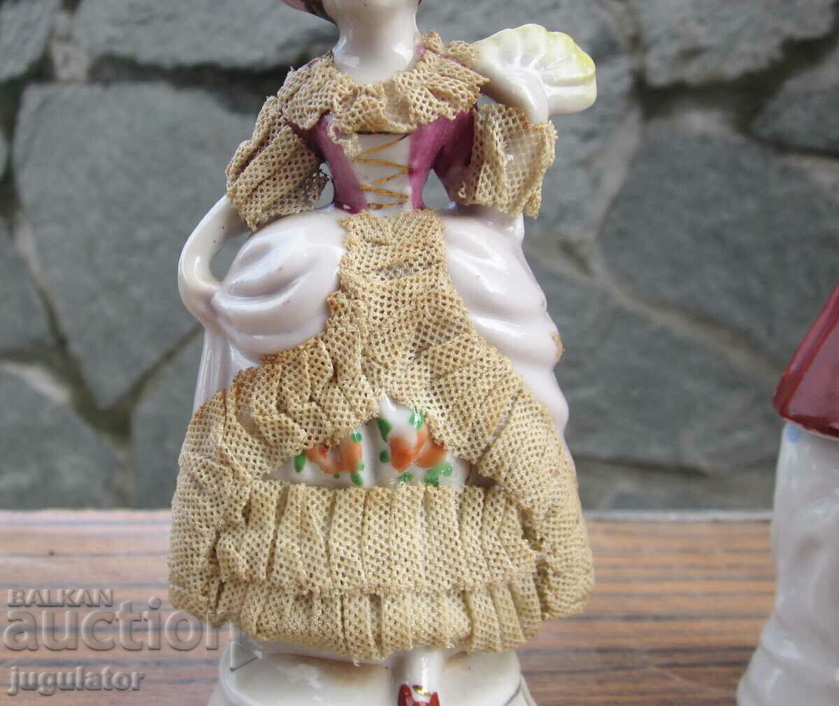Auction  vintage porcelain figurines statuettes woman and man FOREIGN