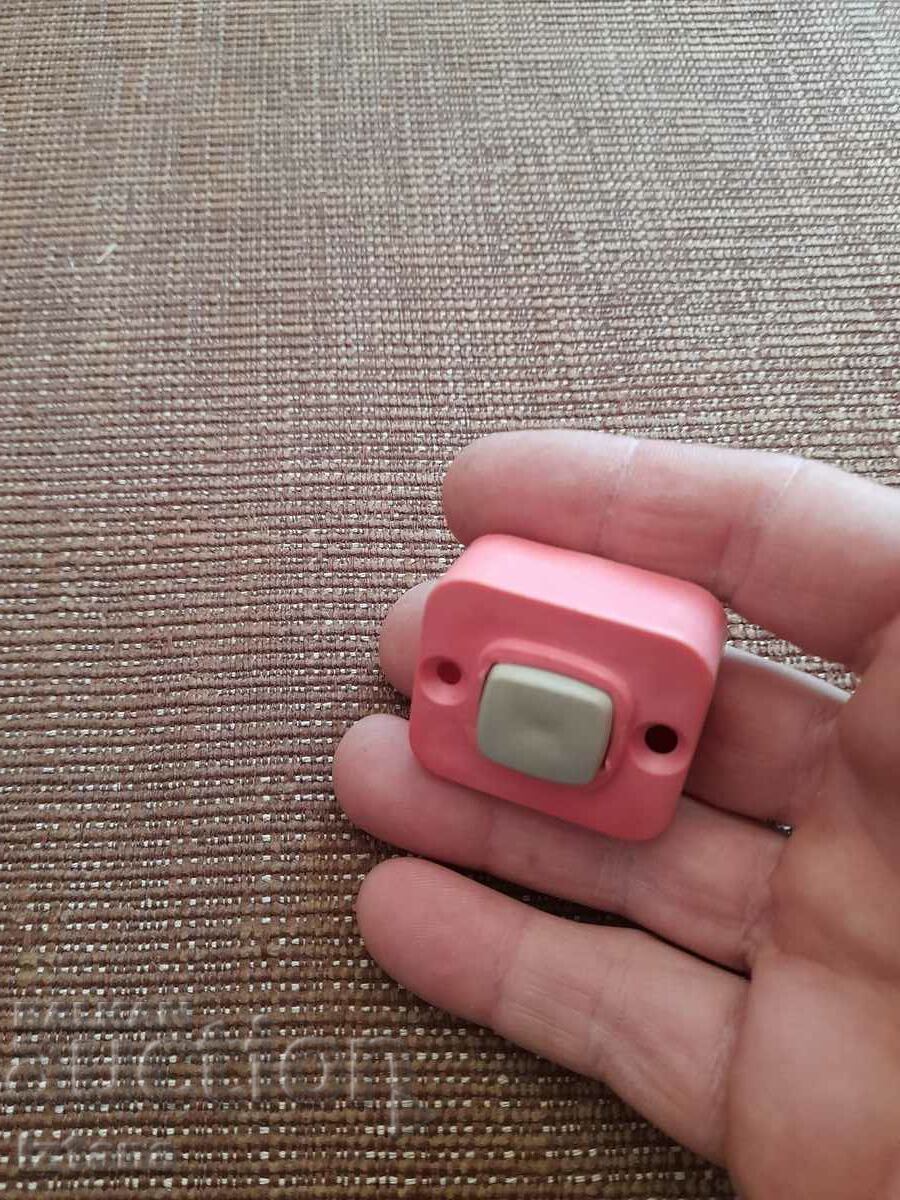 Стар бутон за звънец с цена 11.00 лв. | € 5.62 Стар бутон за звънец с цена 11.00 лв. | € 5.62