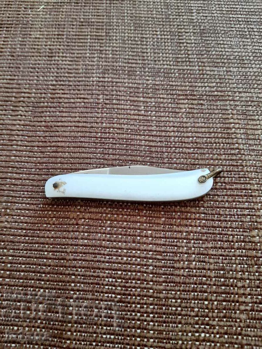 Old pocket knife, Lark handle