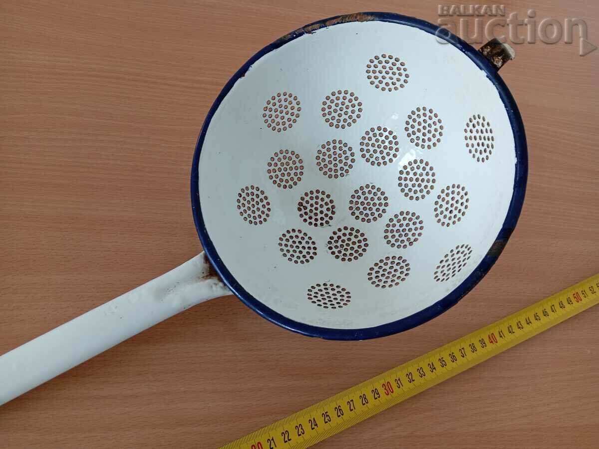 Old enamel colander, enamel dish with price 31.00 BGN | € 15.85 Old enamel colander, enamel dish with price 31.00 BGN | € 15.85