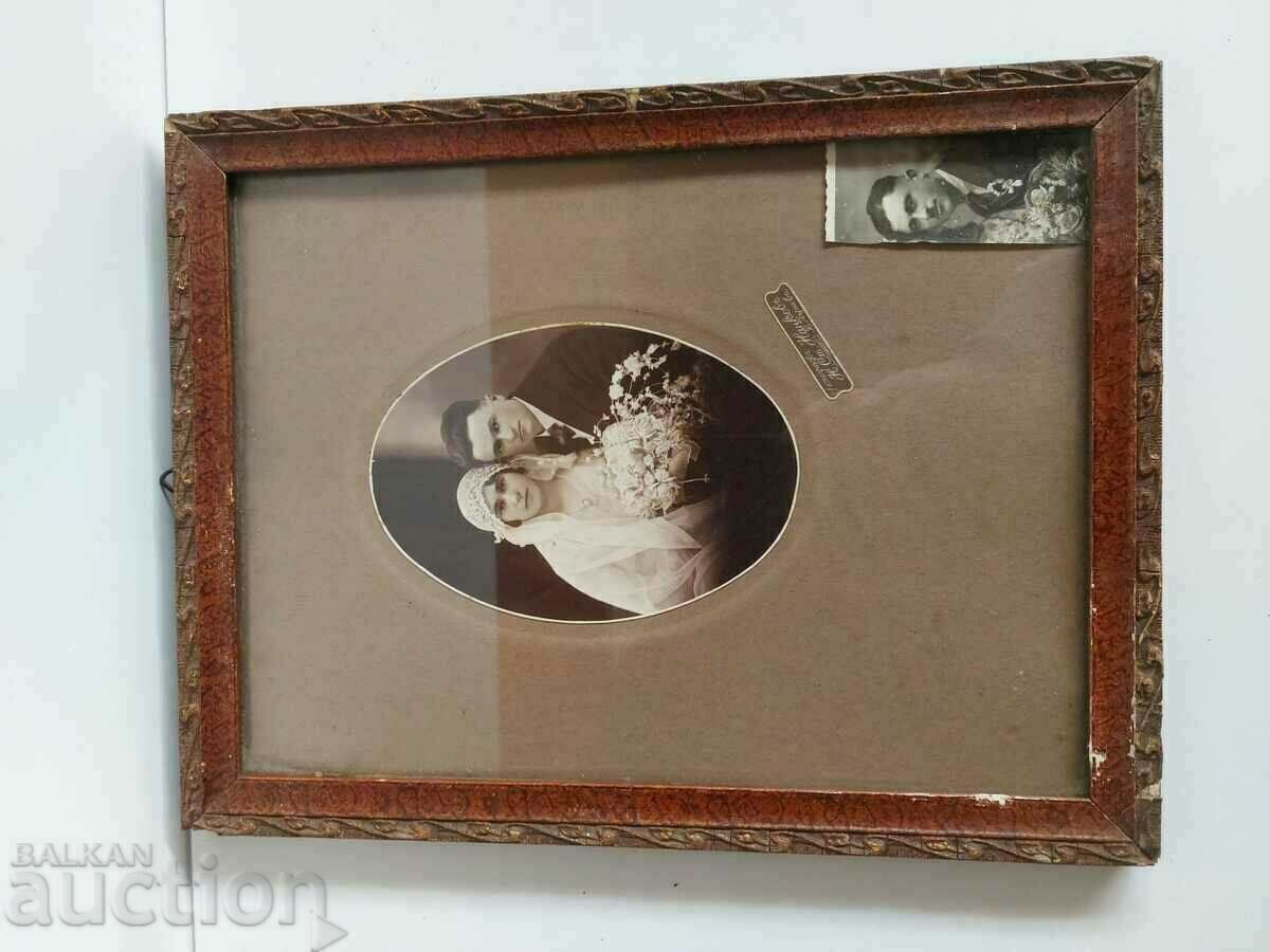 .OLD WEDDING PHOTO PHOTO FRAME KINGDOM WEDDING with price 25.00 BGN | € 12.78 .OLD WEDDING PHOTO PHOTO FRAME KINGDOM WEDDING with price 25.00 BGN | € 12.78