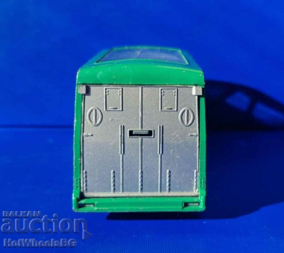 Delivery of MATCHBOX LESNEY King Size No. K-5 B Racing Car Transporter Delivery of MATCHBOX LESNEY King Size No. K-5 B Racing Car Transporter