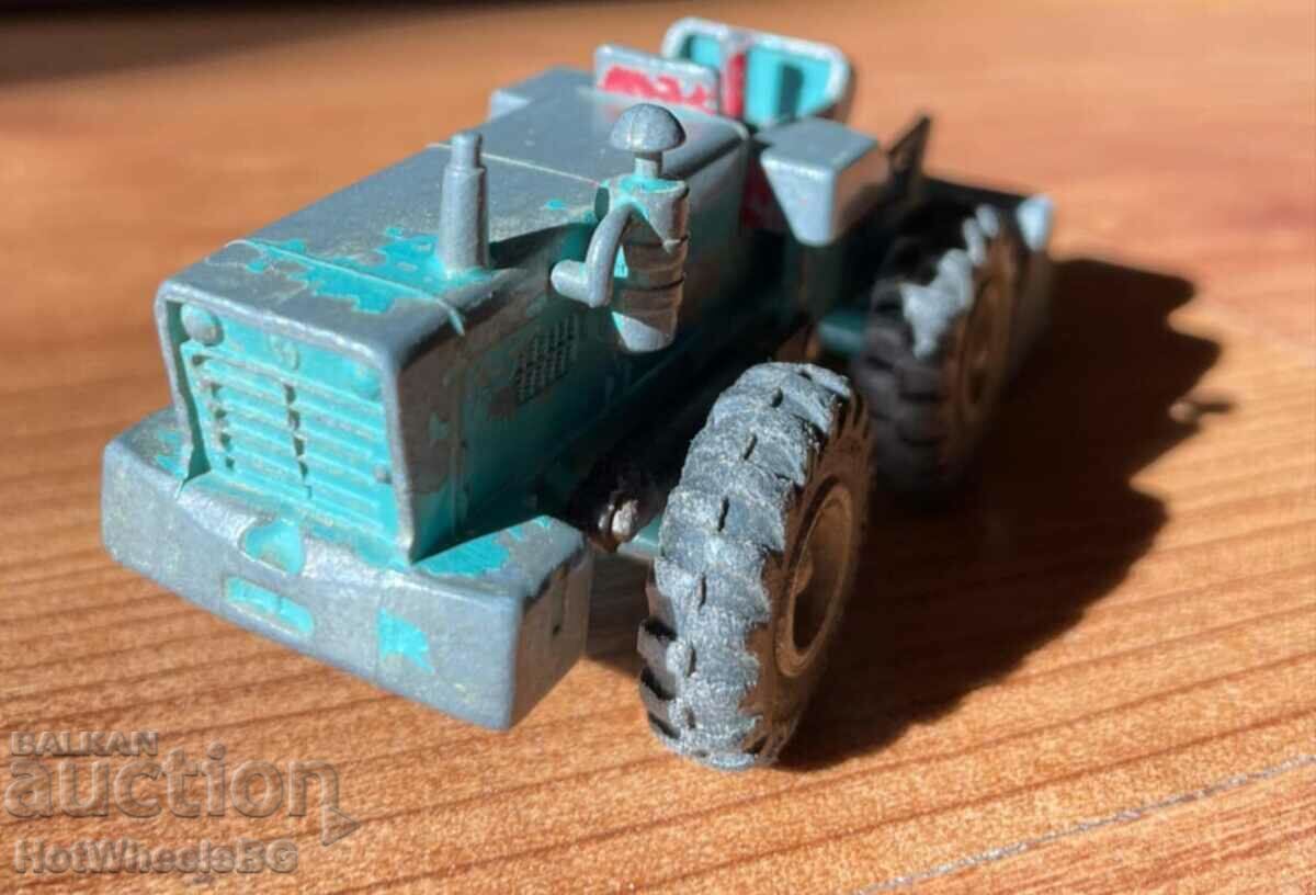 Delivery of MATCHBOX LESNEY King Size No 10A Aveling Barford Tactor Delivery of MATCHBOX LESNEY King Size No 10A Aveling Barford Tactor