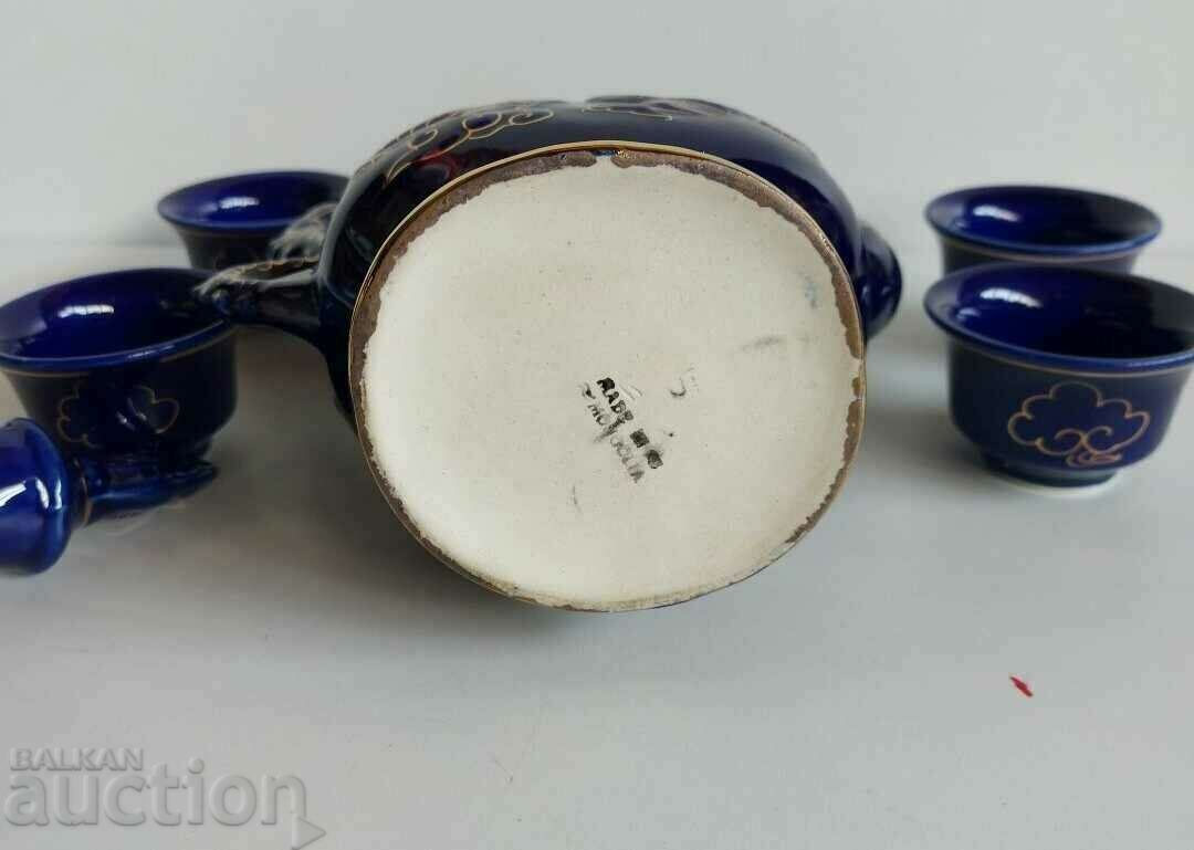 PORCELAIN CERAMIC MONGOLIAN SERVICE CARAFE CUPS COBALT VOS - 7 PORCELAIN CERAMIC MONGOLIAN SERVICE CARAFE CUPS COBALT VOS - 7